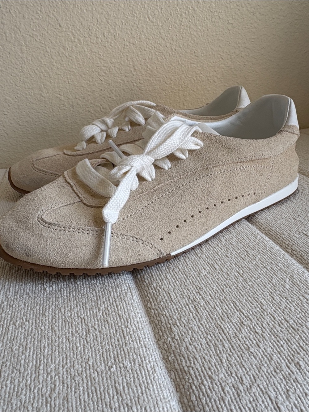 ALO Sunset Sneaker Suede Low-Top size W 8.5 M7 - Picture 2 of 7